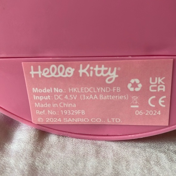 Hello Kitty: Pink LED Light Projector - Picture 11 of 16
